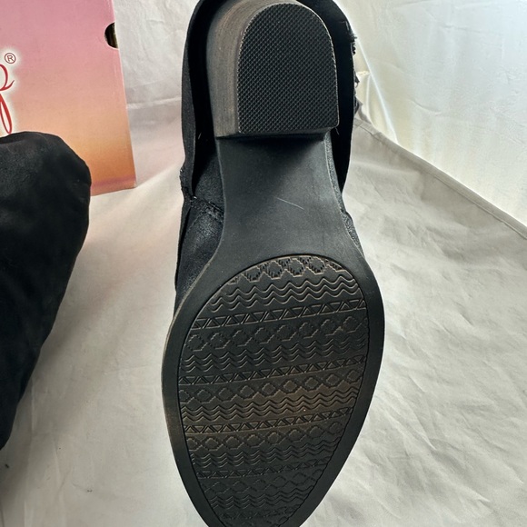 JellyPop Size 9.5 M Carrly Black Knee High Heeled Boots New in box. - Picture 10 of 14